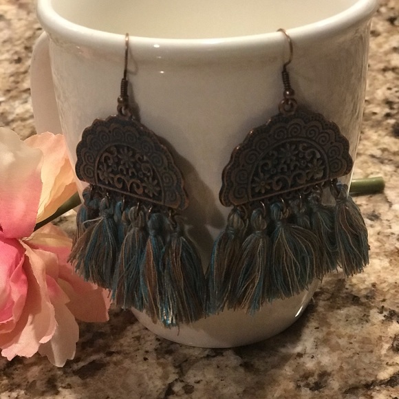 Earrings - Picture 3 of 4